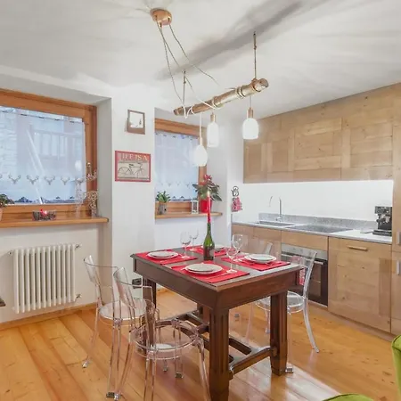 Maison Villarisson Di Charme La Salle A Due Passi Dal Monte Bianco 度假居