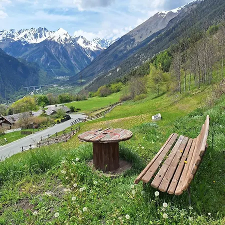 Maison Villarisson Di Charme A Due Passi Dal Monte Bianco 라살