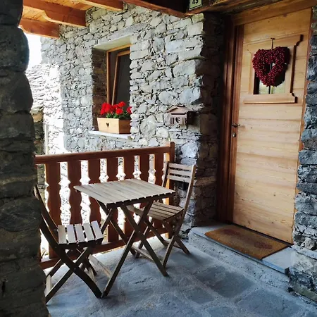 Maison Villarisson Di Charme La Salle A Due Passi Dal Monte Bianco Remondey