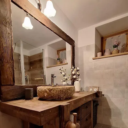 Maison Villarisson Di Charme La Salle A Due Passi Dal Monte Bianco Holiday home *