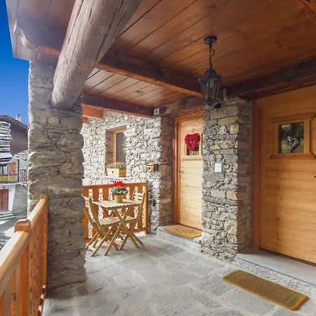 Maison Villarisson Di Charme A Due Passi Dal Monte Bianco Nyaraló