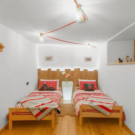 Holiday home Maison Villarisson Di Charme A Due Passi Dal Monte Bianco